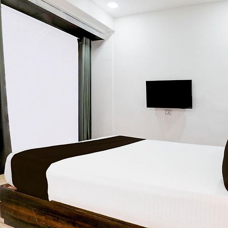Super Hotel O Vip Road Formerly Hotel Lotus 수라트 외부 사진