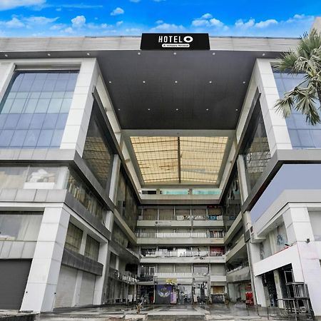 Super Hotel O Vip Road Formerly Hotel Lotus 수라트 외부 사진