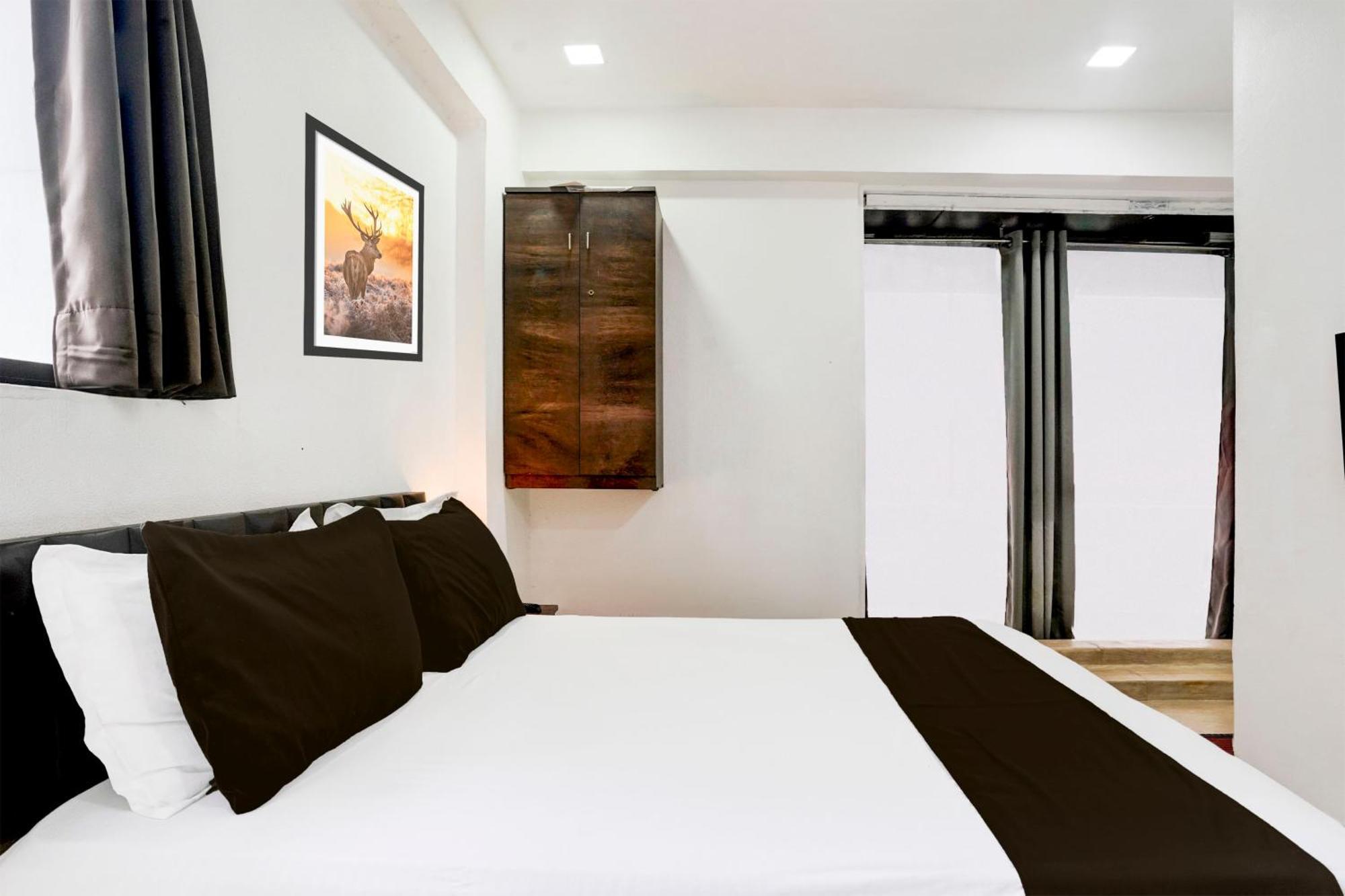 Super Hotel O Vip Road Formerly Hotel Lotus 수라트 외부 사진