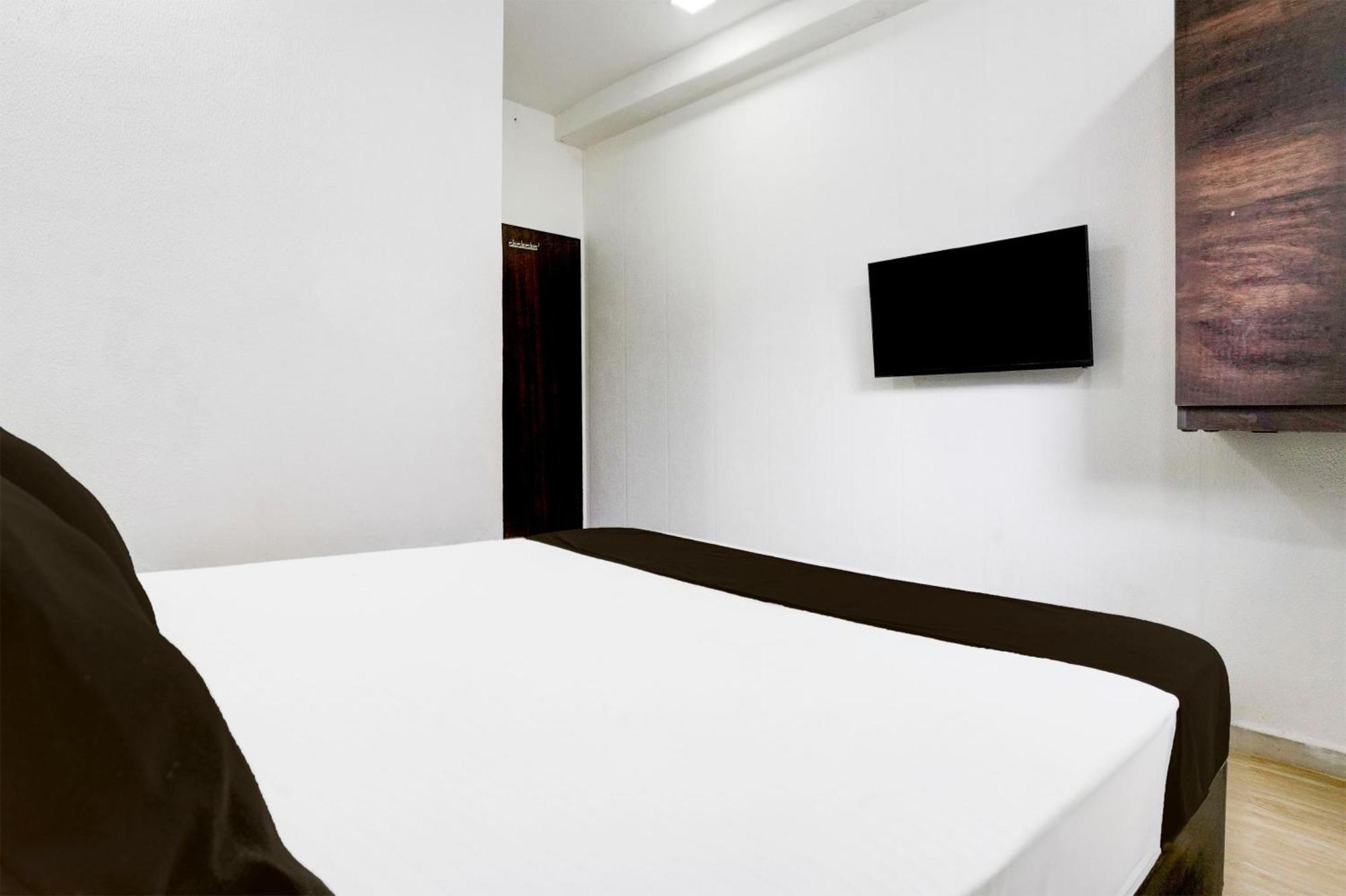 Super Hotel O Vip Road Formerly Hotel Lotus 수라트 외부 사진
