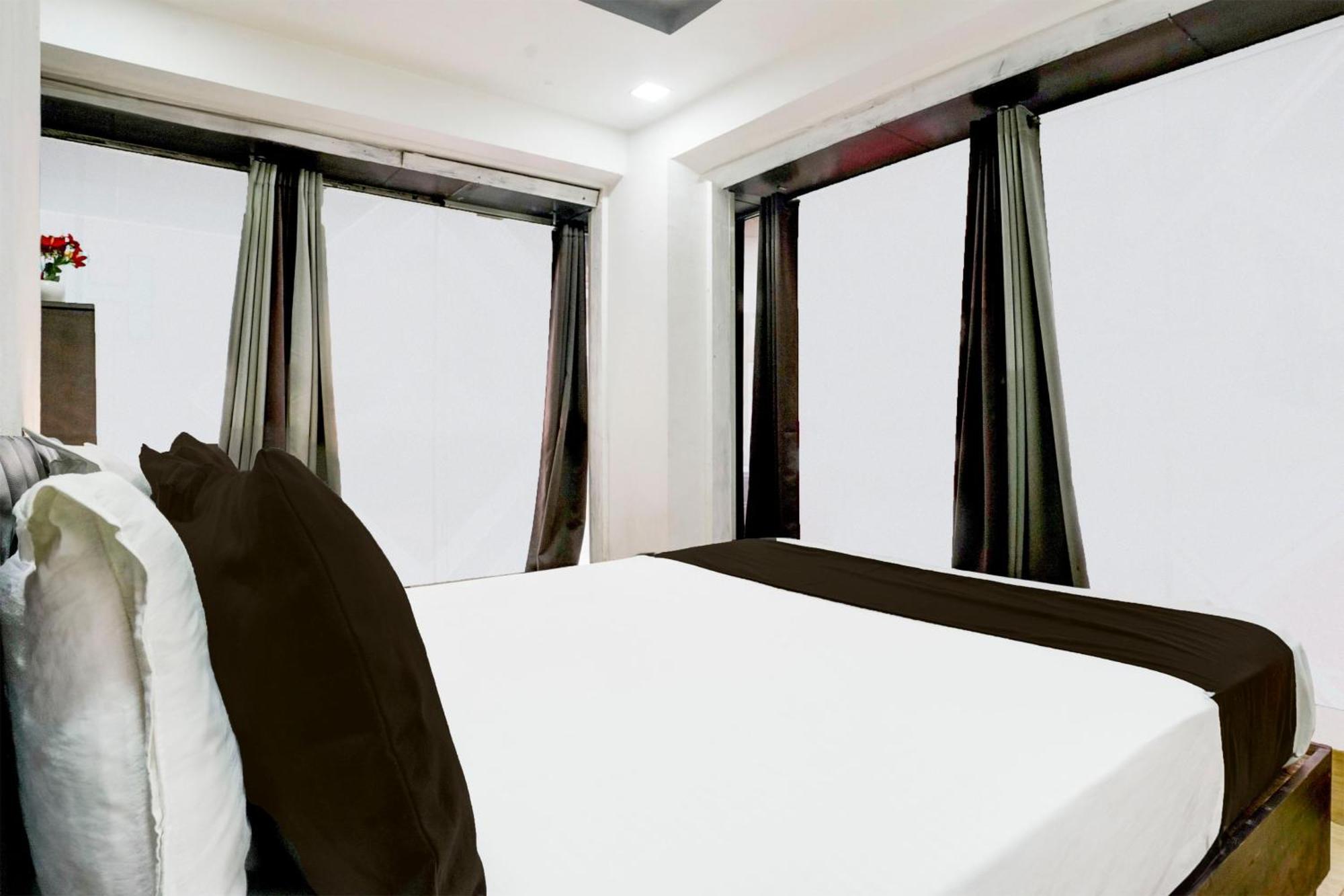 Super Hotel O Vip Road Formerly Hotel Lotus 수라트 외부 사진