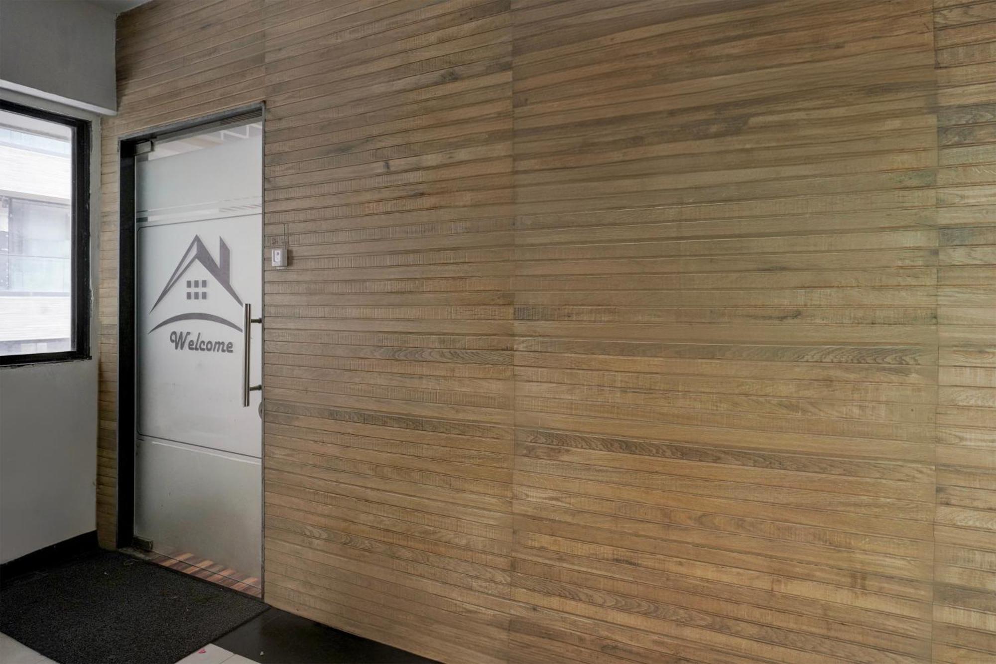 Super Hotel O Vip Road Formerly Hotel Lotus 수라트 외부 사진